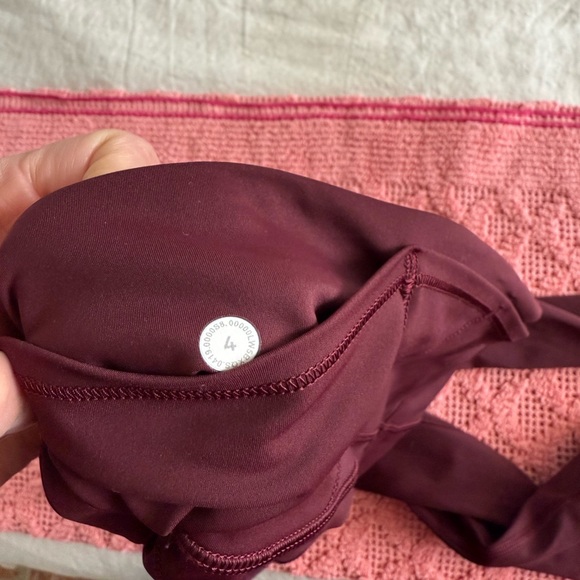 Lululemon Fast & Free Leggings - Maroon 25" - Picture 8 of 8